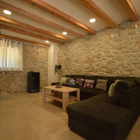 Elefant By Guide Tribalj (Primorsko-Goranska)