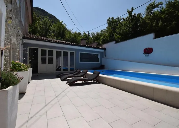 Elefant By Guide Tribalj (Primorsko-Goranska)