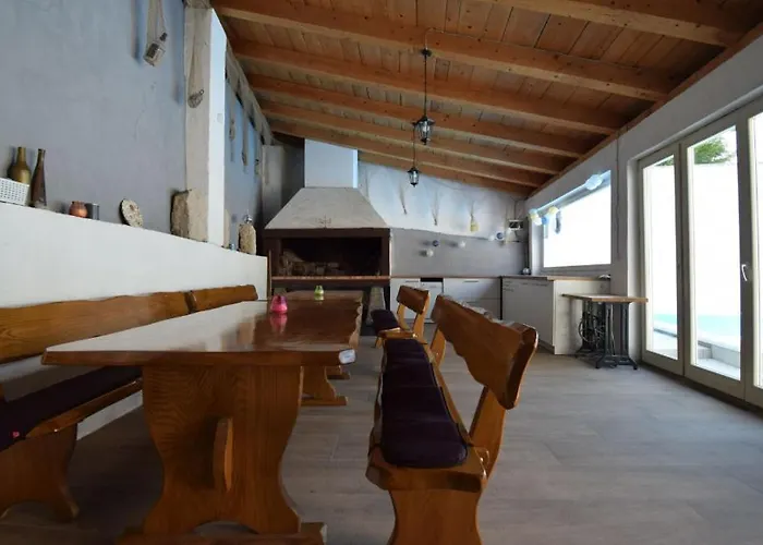 Elefant By Guide Tribalj (Primorsko-Goranska)